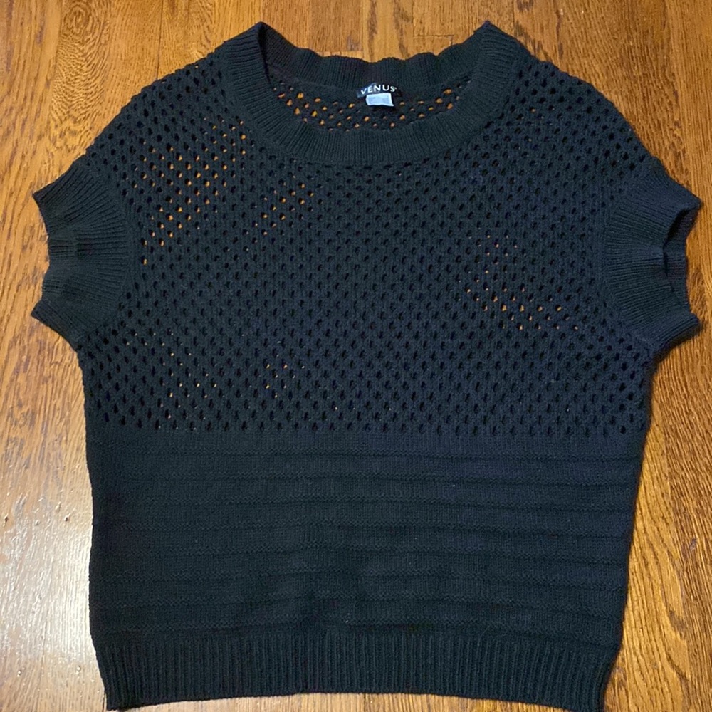 Venus Small Black Crocheted Short Sleeve Banded Bottom Sweater